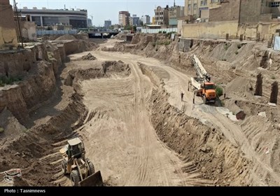بازدید استاندار قم از پروژه صحن شرقی حرم حضرت معصومه(س)