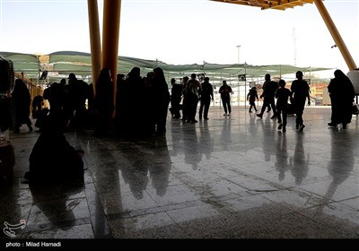 عبور زائران اربعین حسینی از مرز شلمچه