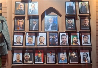 دانشجویان جوان کرجی، در میدان تکریم شهدا
