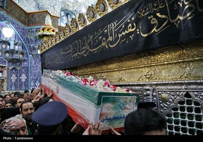 طواف پیکر شهید قمی بر گرد ضریح مطهر حضرت معصومه(س)