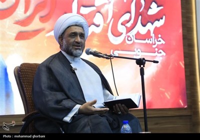 اسلام مهمترین رکن پیروزی انقلاب است
