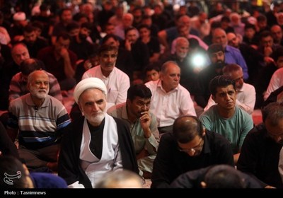 عزاداری زائران کریمه اهل بیت (س) در سوگ شهادت کریم اهل بیت(ع)