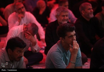 عزاداری زائران کریمه اهل بیت (س) در سوگ شهادت کریم اهل بیت(ع)