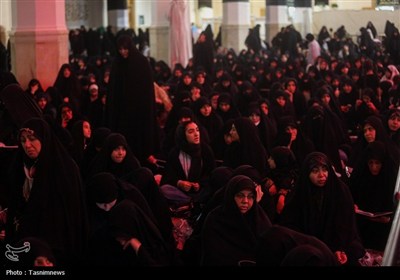 عزاداری زائران کریمه اهل بیت (س) در سوگ شهادت کریم اهل بیت(ع)