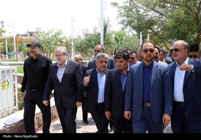 آیین بهره‌برداری از بوستان قدس و آسفالت 33 معبر عمومی در منطقه 3 مشهد