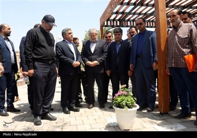 آیین بهره‌برداری از بوستان قدس و آسفالت 33 معبر عمومی در منطقه 3 مشهد
