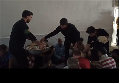 خدمت‌رسانی به زائران اربعین حسینی در موکب مردمی حضرت صاحب الزمان (عج) کوهدشت