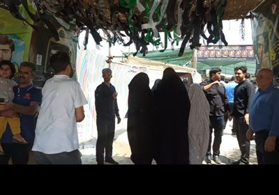 خدمت‌رسانی به زائران اربعین حسینی در موکب مردمی حضرت صاحب الزمان (عج) کوهدشت