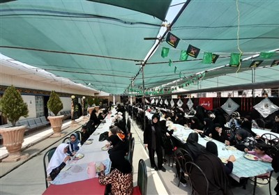 خدمت‌رسانی به زائران اربعین حسینی در موکب مردمی حضرت صاحب الزمان (عج) کوهدشت