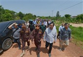 Thailand Returns 2 Wounded Soldiers to Cambodia, Holds 18 of Their Comrades