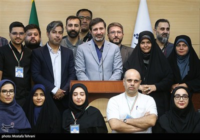 عکس یادگاری با خبرنگاران در حاشیه نشست خبری هادی طحان نظیف سخنگوی شورای نگهبان