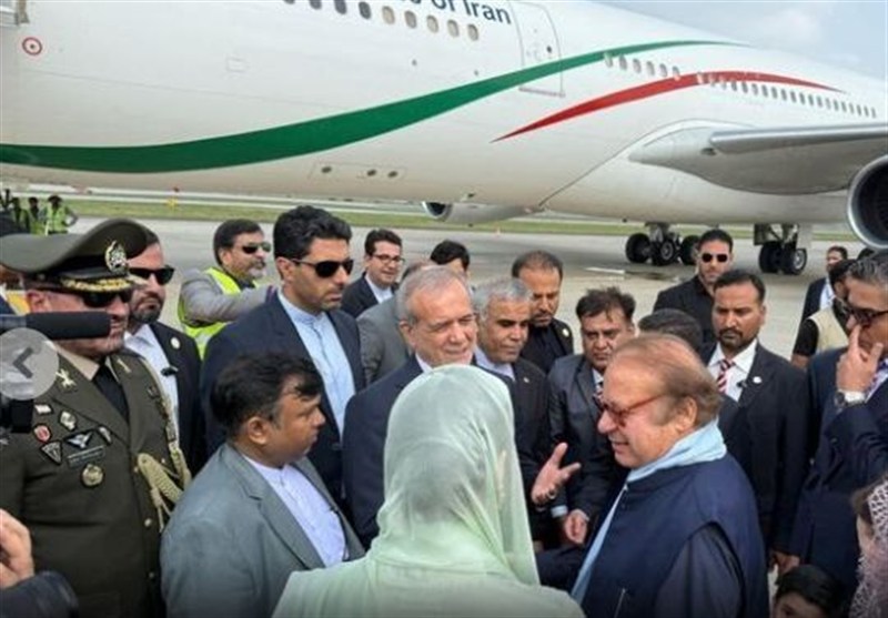 پزشکیان وارد لاهور شد