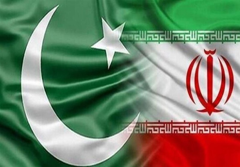 دیدار وزرای دفاع ایران و پاکستان در حاشیه سفر پزشکیان