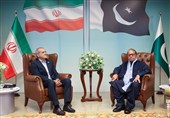 شهباز شریف یستقبل بزشکیان رسمیا فی إسلام آباد