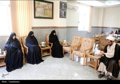 دیدار همسر شهید سلامی با مدیر حوزه‌های خواهران