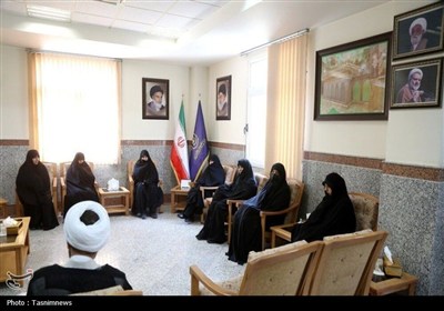 دیدار همسر شهید سلامی با مدیر حوزه‌های خواهران