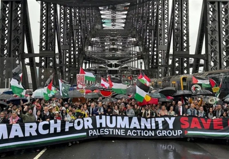 Defying Crackdown, Australians March for Palestine across Iconic Bridge