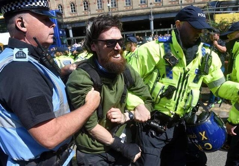 More Clashes, Arrests at UK Immigration Protests