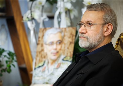 دیدار لاریجانی با خانواده شهیدان سلامی و باقری