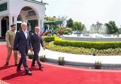 Iran, Pakistan Ink 12 Cooperation Deals