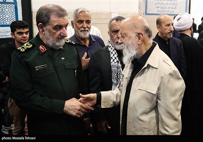 مهدی چمران، رئیس شورای شهر تهران در مراسم چهلمین روز شهادت سپهبد رشید