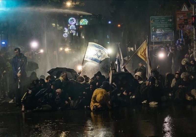 Israeli Crackdown on Protesters As Pressure Mounts Over Gaza Truce Deal