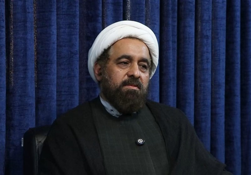 رسانه در افشای دروغ‌های جریان استکبار پیشگام باشد