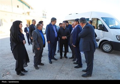 سفر استاندار یزد به بافق و کلنگ زنی 7 مدرسه