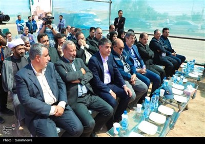 سفر استاندار یزد به بافق و کلنگ زنی 7 مدرسه