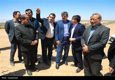 سفر استاندار یزد به بافق و کلنگ زنی 7 مدرسه