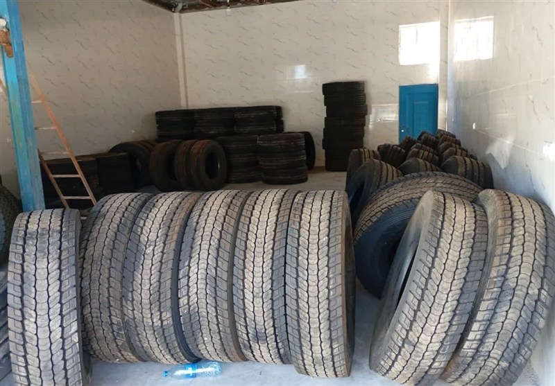 کشف انبار لاستیک قاچاق  در شهرستان بیرجند