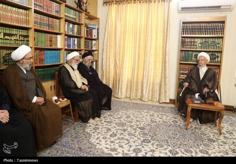 آیت‌الله مکارم‌شیرازی: در حفظ سنت‌های حوزوی به شرایط جدید هم توجه شود
