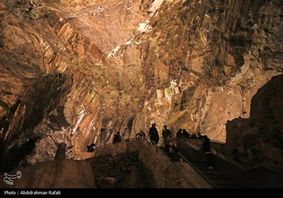 بازدید خبرنگاران از غار علیصدر همدان