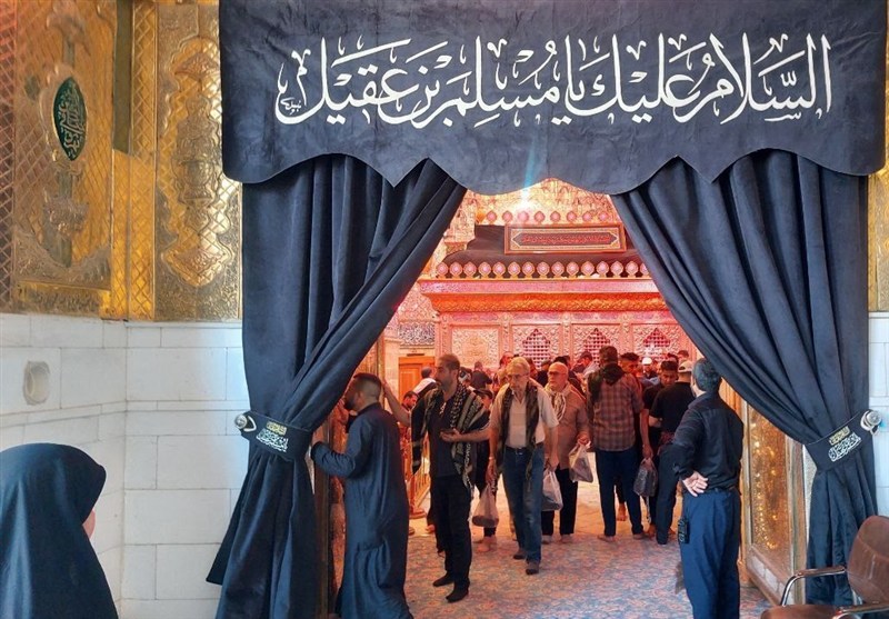 اشک و شکوه در مسجد کوفه؛ تجدید بیعت با بزرگان جهان اسلام+فیلم