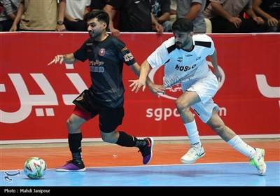 دیدار تیم‌های فوتسال گیتی‌پسند اصفهان و فولاد هرمزگان