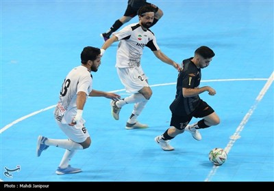 دیدار تیم‌های فوتسال گیتی‌پسند اصفهان و فولاد هرمزگان
