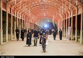 عبور شبانه زائران اربعین حسینی از مرز خسروی