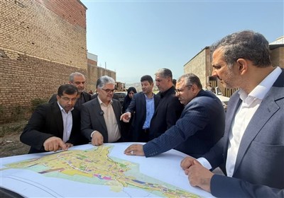 بازدید معاون وزیر راه از محله « چناران»/تأکید بر توسعه زیرساختی