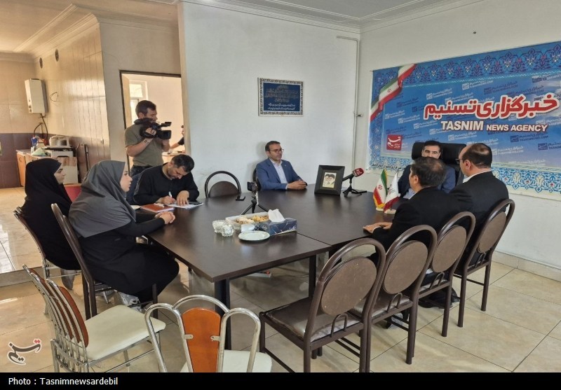 حضور رئیس دانشگاه محقق اردبیلی به مناسبت روز خبرنگار از خبرگزاری تسنیم بازدید کرد