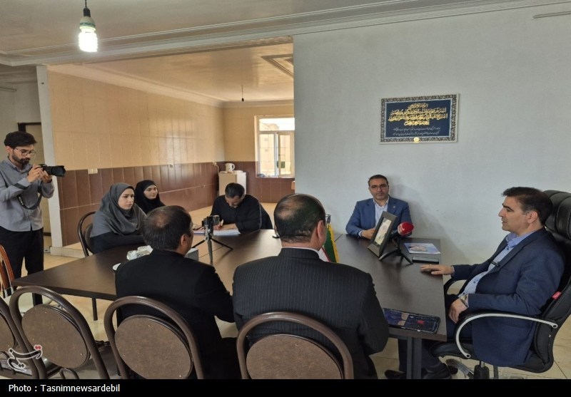 حضور رئیس دانشگاه محقق اردبیلی به مناسبت روز خبرنگار از خبرگزاری تسنیم بازدید کرد