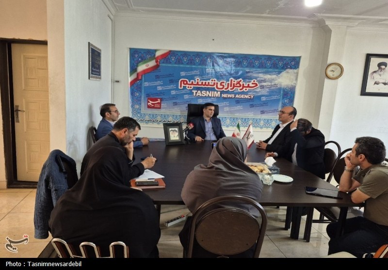حضور رئیس دانشگاه محقق اردبیلی به مناسبت روز خبرنگار از خبرگزاری تسنیم بازدید کرد
