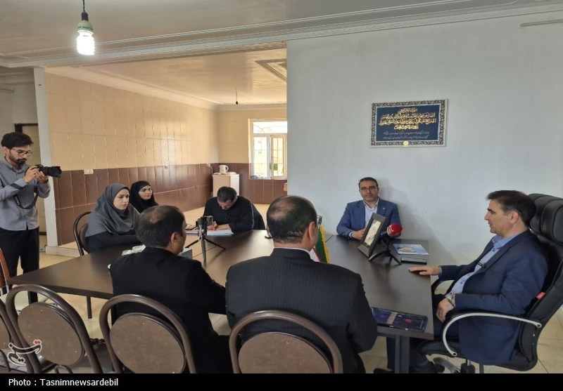 حضور رئیس دانشگاه محقق اردبیلی به مناسبت روز خبرنگار از خبرگزاری تسنیم بازدید کرد