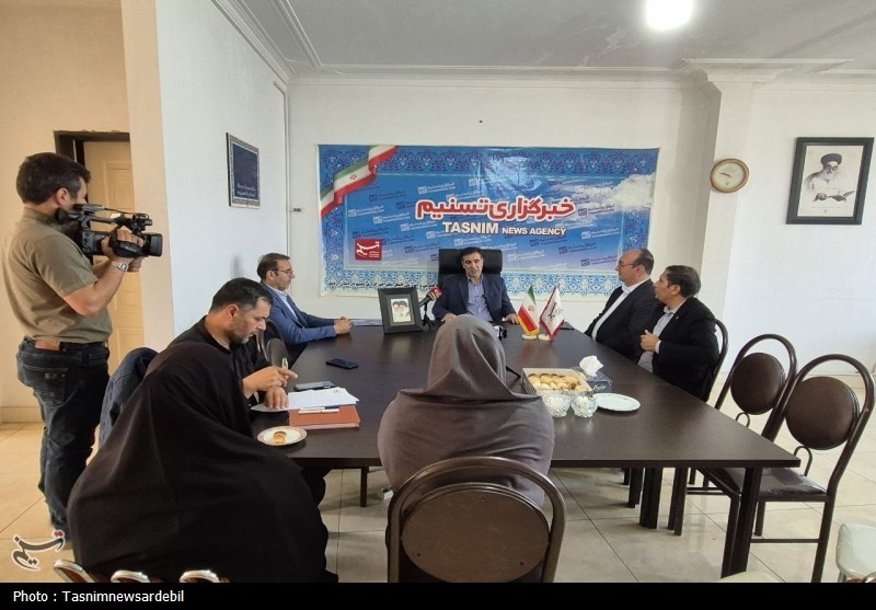 حضور رئیس دانشگاه محقق اردبیلی به مناسبت روز خبرنگار از خبرگزاری تسنیم بازدید کرد