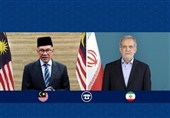 بزشکیان لرئیس وزراء مالیزیا: على الدول الإسلامیة منع استمرار الجرائم فی غزة