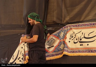خدمت‌رسانی موکب علی بن باقر کاشان به زائران اربعین در کربلا