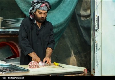 خدمت‌رسانی موکب علی بن باقر کاشان به زائران اربعین در کربلا
