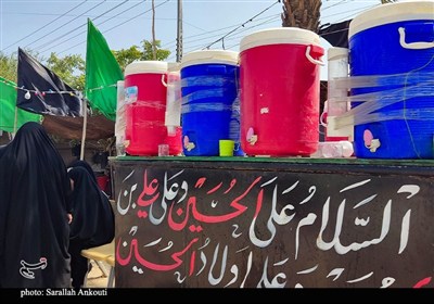 حال و هوای زائران و موکب داران اربعین حسینی در مسیر کربلا