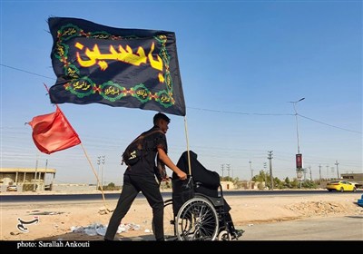 حال و هوای زائران و موکب داران اربعین حسینی در مسیر کربلا