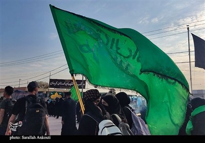 حال و هوای زائران و موکب داران اربعین حسینی در مسیر کربلا