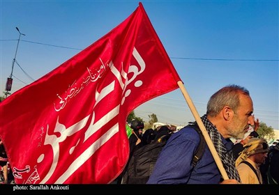 حال و هوای زائران و موکب داران اربعین حسینی در مسیر کربلا